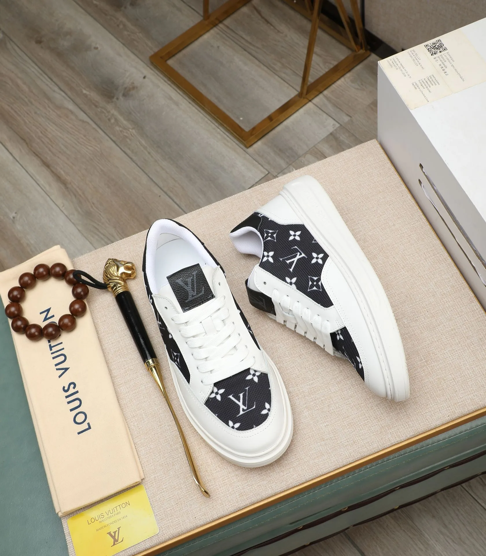 Men's shoes 💰540 💰(Niuli: full package) louis vuitton (Louis Vuitton/lv) top 🔍🔍 new models are on sale at the same time at the counter. The upper 🇮🇹 is imported from Italy, first-layer cowhide, and the lining is fully imported cowhide. 💪💪, completely 1⃣️ to 1 ⃣️Re-engraved🇮🇹💪💪, ⚠Sole: The original sole is specially provided by the original factory, the exclusive movable molded sole is super comfortable, ⚠The original factory follows the order, 🔍🔍high quality, you can enter and exit the counter at will, welcome to compare⚠. Code number:38-44